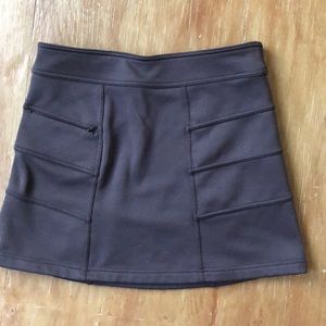 Athleta fleece-lined skirt